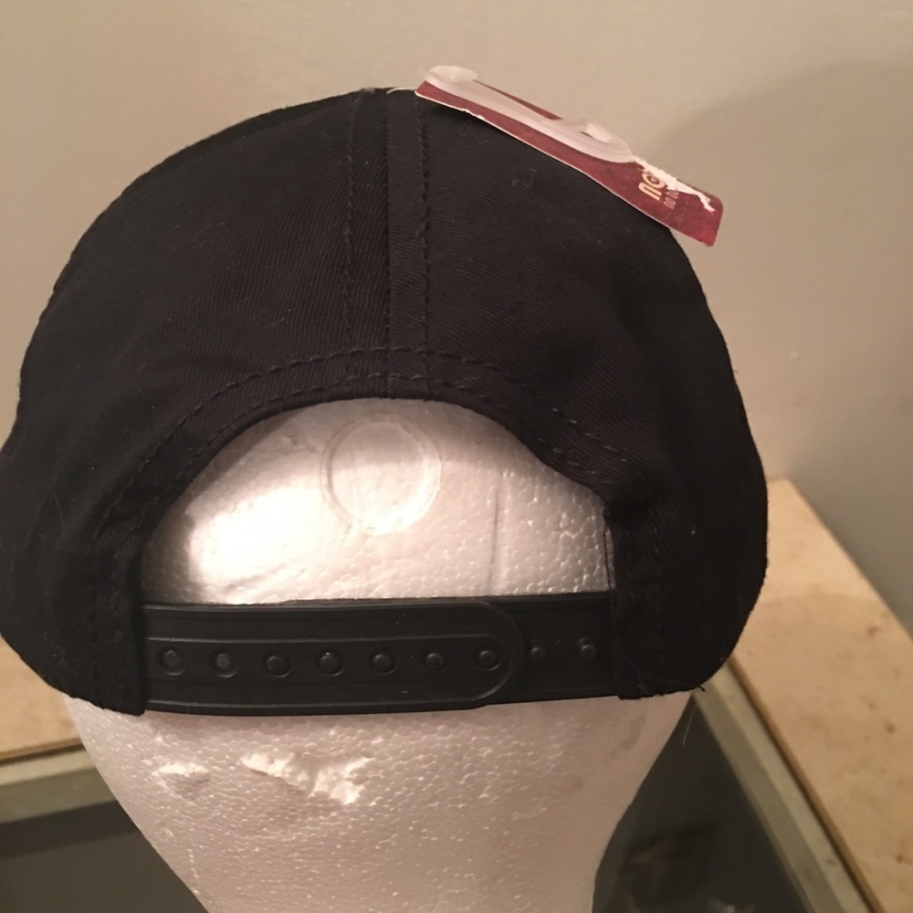 Hat - Picture 3 of 4